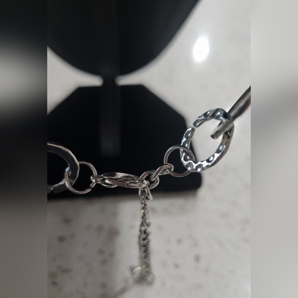 ✨ Turquoise Colored Beaded Necklace with Silver Chain & Pendant ✨ - Picture 3 of 5